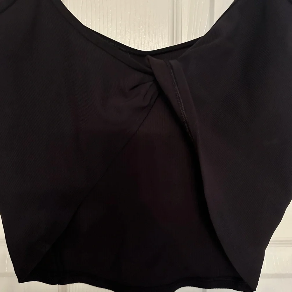 Lululemon twist back crop top - Picture 2 of 5